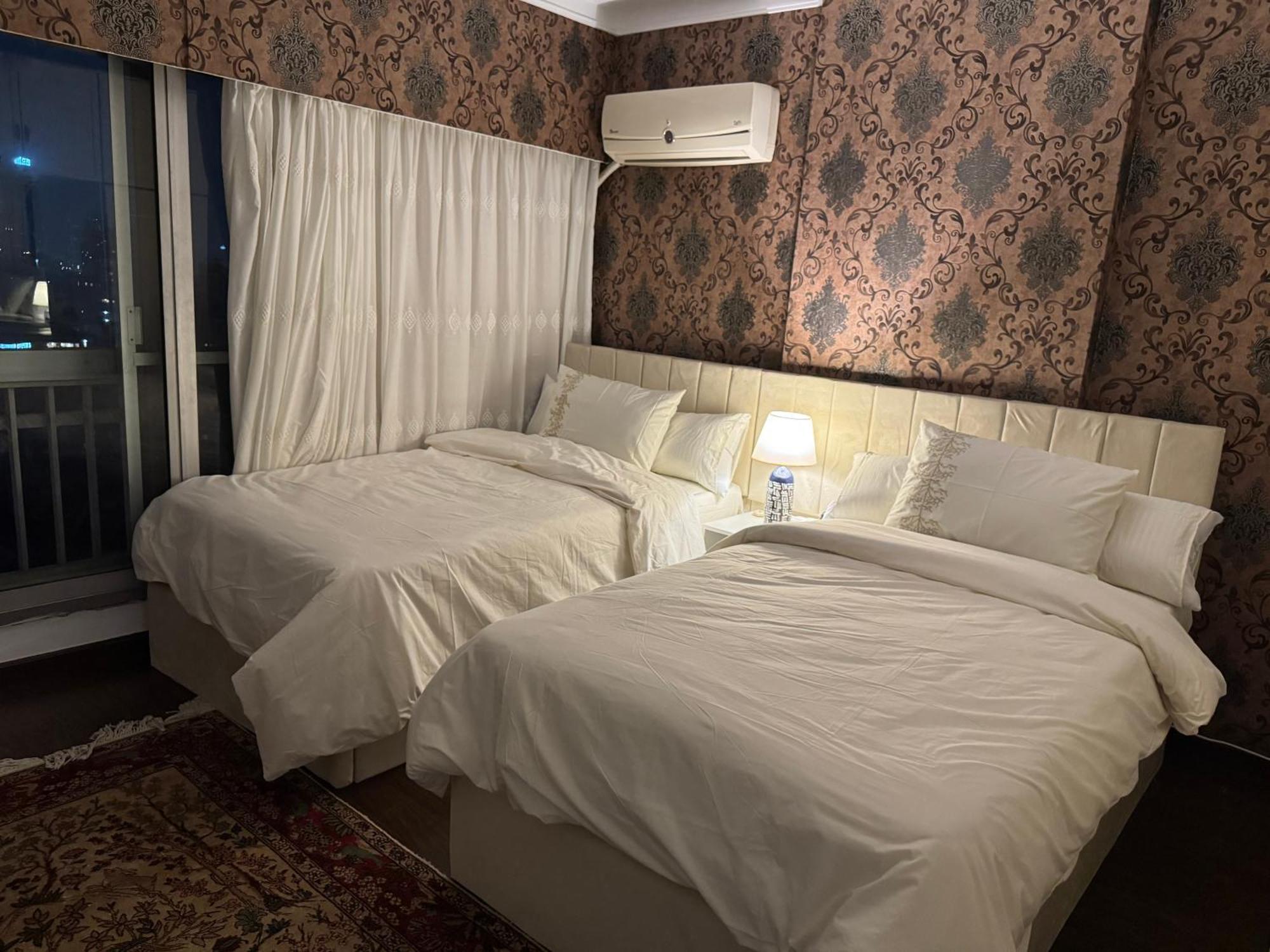 Apartment Nile Window Of